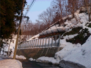 町道田沢線(1工区)雪崩柵設置工事
