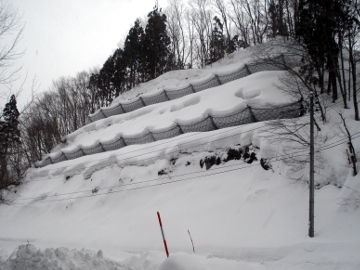 平成25年度雪に強いみちづくり事業(地債･雪寒)一般県道西郡居口線雪崩防止施設設置工事