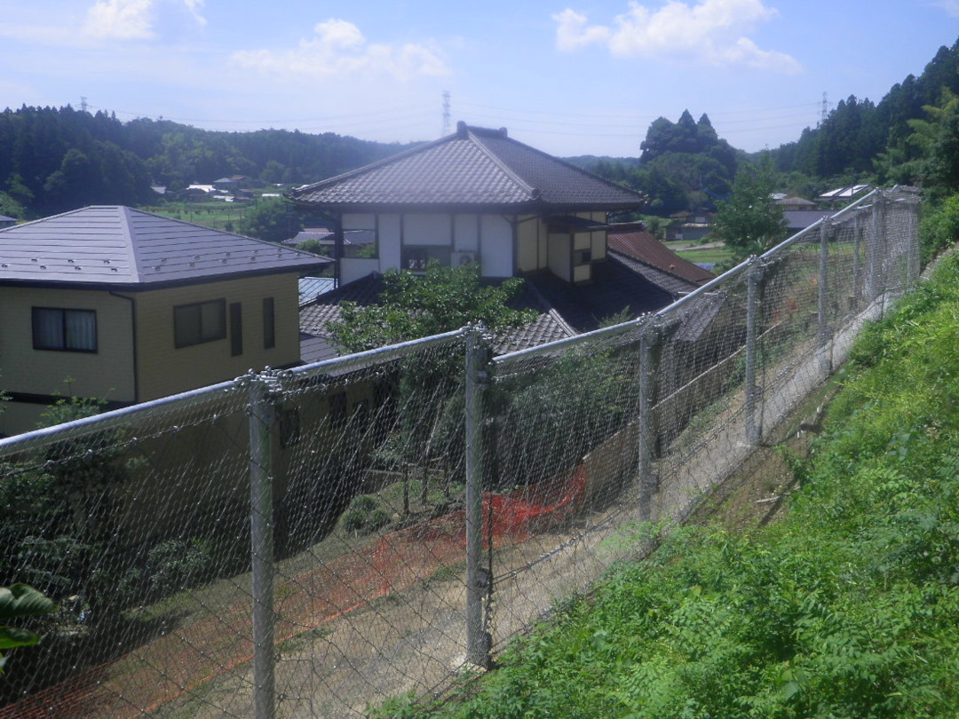 崩落土砂防止柵設置工事鮎田その1(補助砂防)