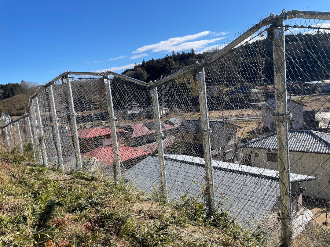 崩壊土砂防護柵設置工事上神井2号その2(補助砂防)